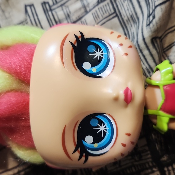 CandyLocks strawberry doll - Picture 3 of 5